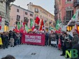 Biella, manifestazione in piazza Santa Marta dopo le dimissioni di Delmastro FOTO Nicola Rasolo per newsbiella.it