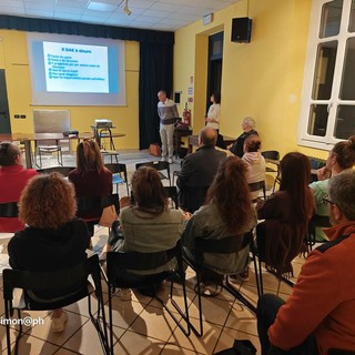 Prevenzione e sicurezza, a Mongrando grande partecipazione per la serata dedicata a BLSD e DAE (foto dalla pagina Facebook di Insieme per Mongrando Michele Teagno Sindaco)