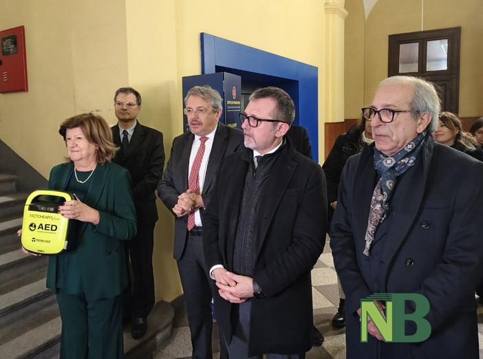 Biella, un defibrillatore per il Palazzo di Giustizia: sicurezza e salute al centro FOTO Biella, un defibrillatore per il Palazzo di Giustizia: sicurezza e salute al centro FOTO