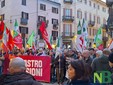 Biella, manifestazione in piazza Santa Marta dopo le dimissioni di Delmastro FOTO Nicola Rasolo per newsbiella.it