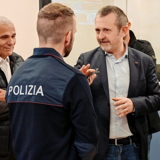 Torino: Delmastro (FdI), "noi esaltiamo divise, sinistra è chi le assalta"