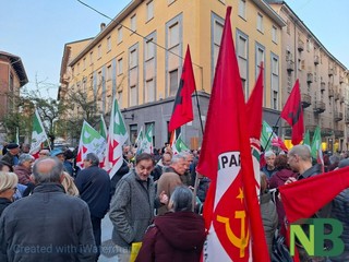 Biella, manifestazione in piazza Santa Marta dopo le dimissioni di Delmastro FOTO Nicola Rasolo per newsbiella.it