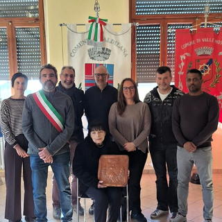 Valdilana, consegnato un prezioso dono per la comunità (foto dalla pagina Facebook del comune di Valdilana)