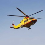 Cade a terra con la moto e finisce giù per la riva, soccorso a Trivero un 60enne: è grave in ospedale (foto di repertorio)