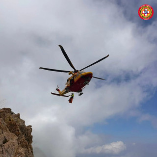 Dal Nord Ovest – Grave incidente in montagna, due escursionisti soccorsi in codice rosso