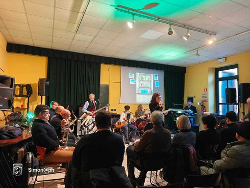 Mongrando, musica e teatro protagonisti in Biblioteca (foto dalla pagina Facebook di Insieme per Mongrando - Michele Teagno Sindaco) Mongrando, musica e teatro protagonisti in Biblioteca (foto dalla pagina Facebook di Insieme per Mongrando - Michele Teagno Sindaco)