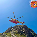 Accusa un malore, soccorso un giovane sotto la punta del Monte Camino VIDEO