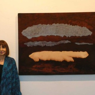 Biella, inaugurata “Atlantica”: venti opere di Laura Fernández alla Galleria Bassanese