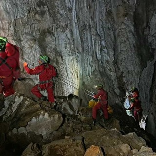 Neanche la neve ferma il Soccorso Alpino, simulato il recupero di un infortunato a 2099 metri di quota