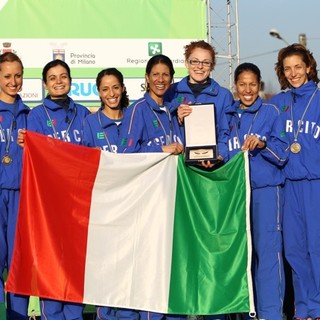 Una foto datata 2011 dell'Esercito Italiano con le 4 biellesi Ejjafini, Romagnolo, Maraoui e Costanza