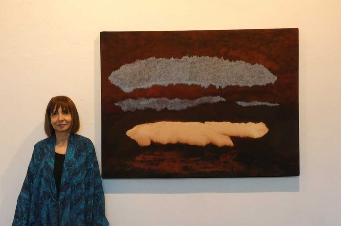 Biella, inaugurata “Atlantica”: venti opere di Laura Fernández alla Galleria Bassanese Biella, inaugurata “Atlantica”: venti opere di Laura Fernández alla Galleria Bassanese