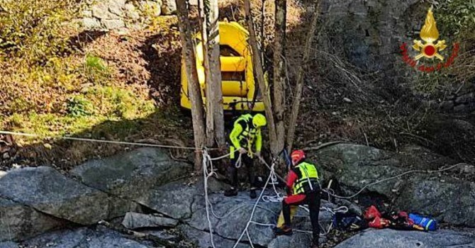 Scivola in un canale, soccorso un uomo a Salussola dai Vigili del Fuoco (foto di repertorio)