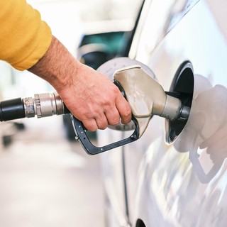 Aumento gasolio e benzina, Uncem: “La montagna ci rimette troppo” (foto di repertorio)