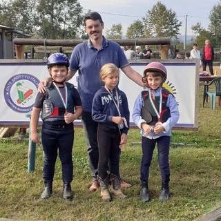 Nella foto i "piccoli" vincitori della categoria Ludica, con Valerio Martin presidente Endas regionale Piemonte. Nella foto i "piccoli" vincitori della categoria Ludica, con Valerio Martin presidente Endas regionale Piemonte.