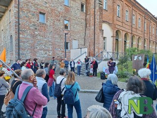 Biella, 24 aprile: omaggio alle donne della Resistenza nel piazzale della Provincia FOTO Nicola Rasolo per newsbiella.it