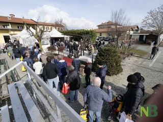 Gaglianico, via con la distribuzione della fagiolata! FOTO Davide Finatti per newsbiella.it