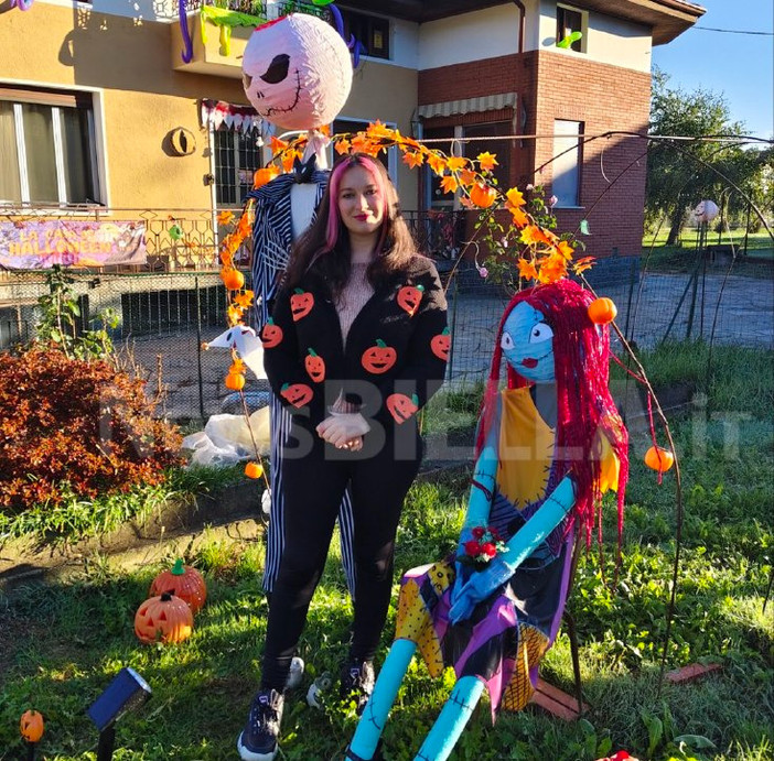 A Tollegno la casa di Halloween tra zucche, fantasmi e nuovi personaggi. La storia di Fiorella: “Una passione che dura da 5 anni” FOTO e VIDEO A Tollegno la casa di Halloween tra zucche, fantasmi e nuovi personaggi. La storia di Fiorella: “Una passione che dura da 5 anni” FOTO e VIDEO