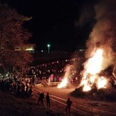 Grande spettacolo a Mosso: Presepe Gigante, fiaccolata e falò di Natale Grande spettacolo a Mosso: Presepe Gigante, fiaccolata e falò di Natale