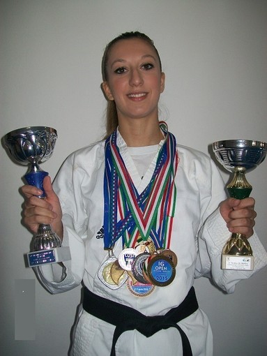 Karate: Deborah Spagnuolo ottiene la sua centesima medaglia Karate: Deborah Spagnuolo ottiene la sua centesima medaglia