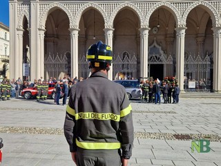 Biella, l’ultimo saluto in Duomo al Vigile del Fuoco Claudio Nardi Biella, l’ultimo saluto in Duomo al Vigile del Fuoco Claudio Nardi