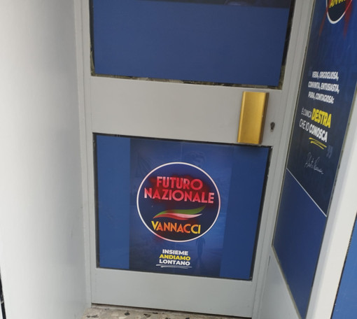 Biella, vandali nella sede di Futuro Nazionale, Pozzolo: “Teppisti rossi non ci fanno paura”