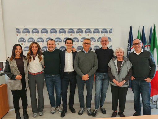 Fratelli d’Italia accoglie Riccardo Leonesi: "Un ingresso che arricchisce il partito e rafforza il centrodestra biellese" Fratelli d’Italia accoglie Riccardo Leonesi: "Un ingresso che arricchisce il partito e rafforza il centrodestra biellese"
