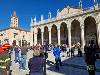Biella, l’ultimo saluto in Duomo al Vigile del Fuoco Claudio Nardi Biella, l’ultimo saluto in Duomo al Vigile del Fuoco Claudio Nardi