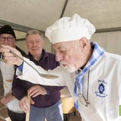 Gaglianico, via con la distribuzione della fagiolata! FOTO Davide Finatti per newsbiella.it