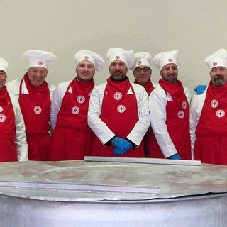 Tradizione e solidarietà: a Cossato la fagiolata della Croce Rossa