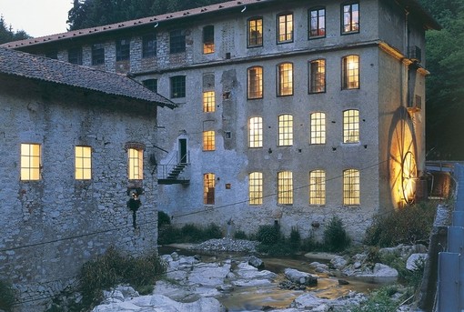 Di carta e di cotone. Il Biellese delle cartiere e dei cotonifici, ecco la mostra alla Fabbrica della Ruota