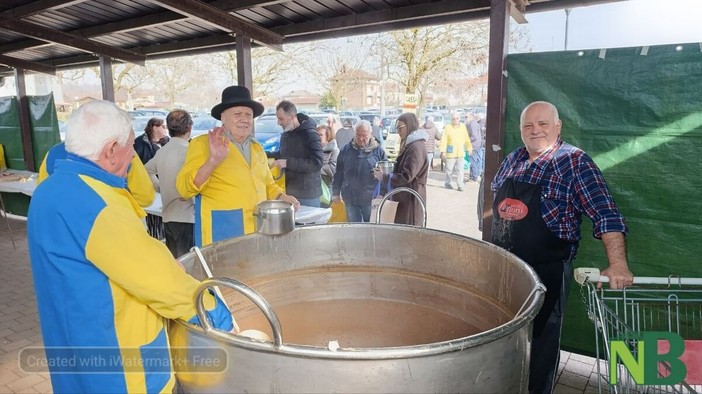 Cossato, si chiude il Carnevale 2026: grande affluenza alla fagiolata di Parlamento - Foto di Mattia Baù