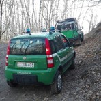 Amara sorpresa in Valle Cervo, 20 sacchi di rifiuti abbandonati lungo il torrente (foto di repertorio)