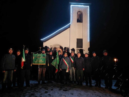 La Valsessera ricorda Nikolajewka, fiaccole accese e molti Alpini nonostante la neve