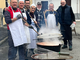 Crevacuore celebra la tradizione, in piazza quasi 280 porzioni di polenta e tapulone (foto di Ermanno Orsi)