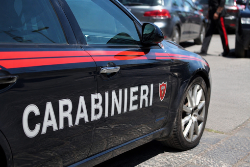 Profumi, falsi gioielli e raccolte fondi: attenzione ai raggiri - Foto di repertorio Profumi, falsi gioielli e raccolte fondi: attenzione ai raggiri - Foto di repertorio