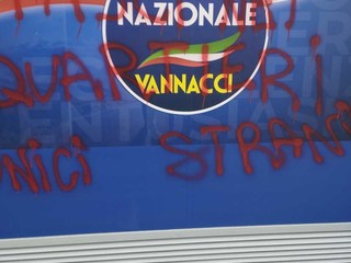 Biella, vandali nella sede di Futuro Nazionale, Pozzolo: “Teppisti rossi non ci fanno paura” Biella, vandali nella sede di Futuro Nazionale, Pozzolo: “Teppisti rossi non ci fanno paura”