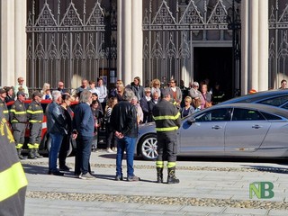 Biella, l’ultimo saluto in Duomo al Vigile del Fuoco Claudio Nardi Biella, l’ultimo saluto in Duomo al Vigile del Fuoco Claudio Nardi