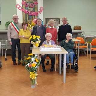 Sandigliano, festa per i 103 anni di Maria Teresa