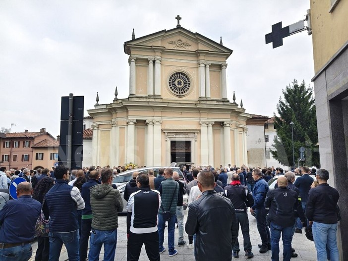 A Occhieppo Superiore l’ultimo addio a Denis Trabbia A Occhieppo Superiore l’ultimo addio a Denis Trabbia