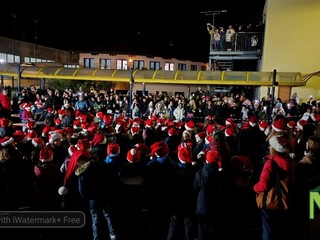 Festa a Valdengo: la scuola primaria accoglie Babbo Natale - Servizio di Mattia Baù per newsbiella.it