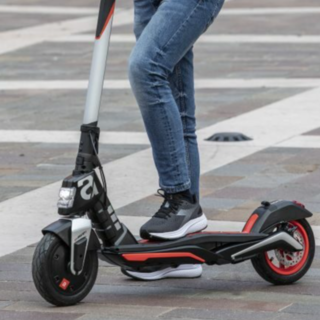 Furto a Cavaglià, mentre fa la spesa gli rubano il monopattino elettrico - Foto di repertorio