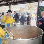 Cossato, si chiude il Carnevale 2026: grande affluenza alla fagiolata di Parlamento - Foto di Mattia Baù