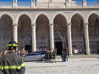 Biella, l’ultimo saluto in Duomo al Vigile del Fuoco Claudio Nardi Biella, l’ultimo saluto in Duomo al Vigile del Fuoco Claudio Nardi