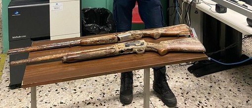 Dal Nord Ovest - Trovati in possesso di pistole e fucili rubati: uno arrestato, l'altra denunciata (foto di repertorio) Dal Nord Ovest - Trovati in possesso di pistole e fucili rubati: uno arrestato, l'altra denunciata (foto di repertorio)