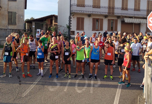 Giro delle Risaie, 120 partecipanti aprono la Festa patronale di Arro Giro delle Risaie, 120 partecipanti aprono la Festa patronale di Arro
