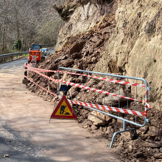 Sagliano, frana e detriti sulla strada: al via intervento urgente su via Grosso per Oneglie