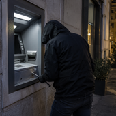 Tentati furti a Cavaglià e Mottalciata: malviventi in fuga - Foto generata con IA Tentati furti a Cavaglià e Mottalciata: malviventi in fuga - Foto generata con IA