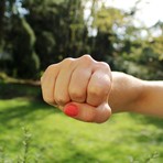 Lite al bar ad Andorno: donna colpisce un uomo con un pugno Lite al bar ad Andorno: donna colpisce un uomo con un pugno