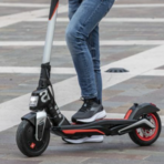 Furto a Cavaglià, mentre fa la spesa gli rubano il monopattino elettrico - Foto di repertorio