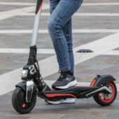 Furto a Cavaglià, mentre fa la spesa gli rubano il monopattino elettrico - Foto di repertorio